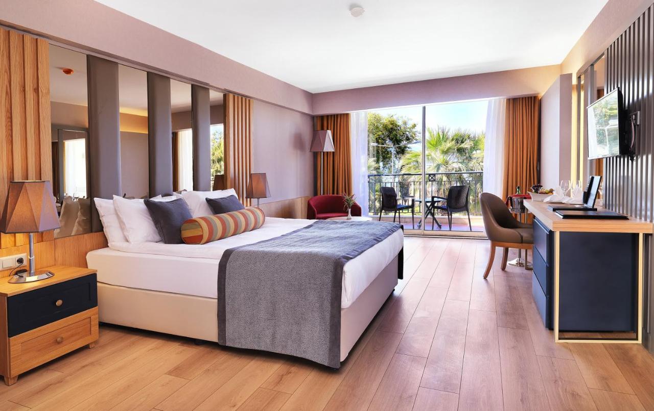 Deluxe Family Room